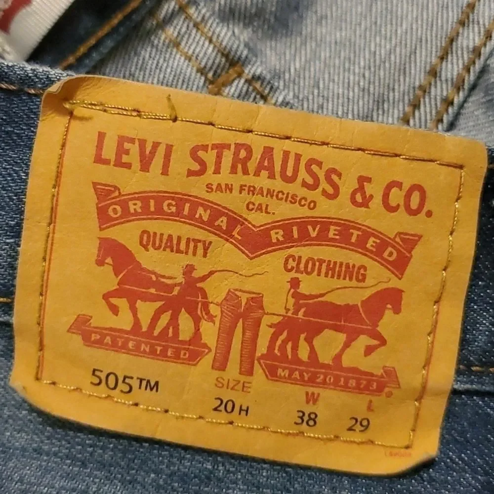 Levi's 505 Relaxed Fit Medium Wash Blue Jeans Size 20 Husky